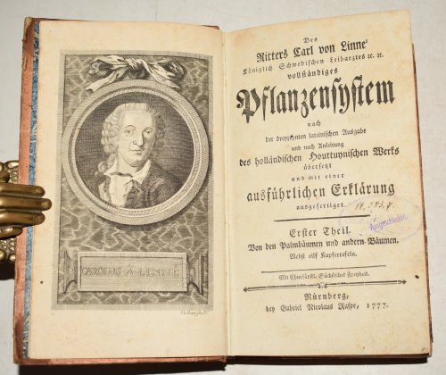 Königlich Schwedischen Leibarztes etc. etc. VOLLSTÄNDIGES PFLANZENSYSTEM nach der dreyzehnten lateinischen Ausgabe und nach Anleitung des holländischen Houttuynischen Werks übersetzt und MIT EINER AUSFÜHRLICHEN ERKLÄRUNG ausgefertiget; The complete plant system of the k