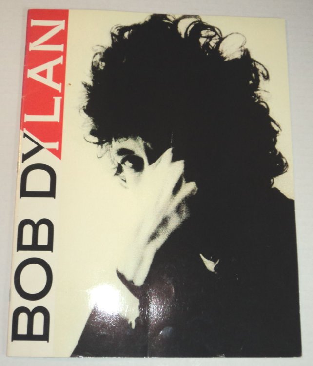 BOB DYLAN: NEVER ENDING TOUR 1988 (USA and Canada). SOUVENIR TOUR BOOK.