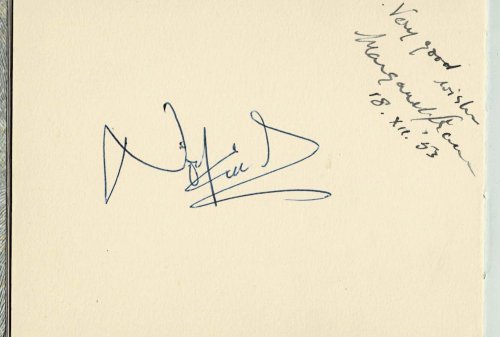 Image for AN ENGLISH THEATRICAL AUTOGRAPH ALBUM FROM THE EARLY 1950'S FEATURING JOHN GIELGUD AND NOEL COWARD AMONG OTHERS. AN ENGLISH THEATRICAL AUTOGRAPH ALBUM FROM THE EARLY 1950'S FEATURING JOHN GIELGUD AND NOEL COWARD AMONG OTHERS.