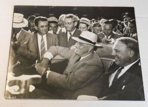Image for ORIGINAL PHOTOGRAPH of PRESIDENT FRANKLIN D. ROOSEVELT with Connecticut Governor Raymond Baldwin surrounded by reporters after a tour of the Electric Boat Company which supplied ships for the war effort. ORIGINAL PHOTOGRAPH of PRESIDENT FRANKLIN D. ROOSEVELT with Connecticut Governor Raymond Baldwin surrounded by reporters after a tour of the Electric Boat Company which supplied ships for the war effort.