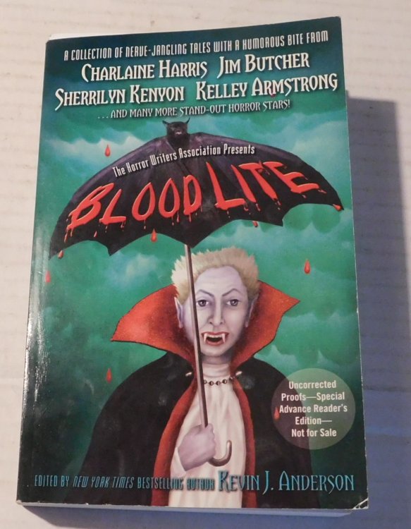 The Horror Writers Association - presents - BLOOD LITE: AN ANTHOLOGY OF HUMOROUS HORROR STORIES. Edited by Kevin J. Anderson.