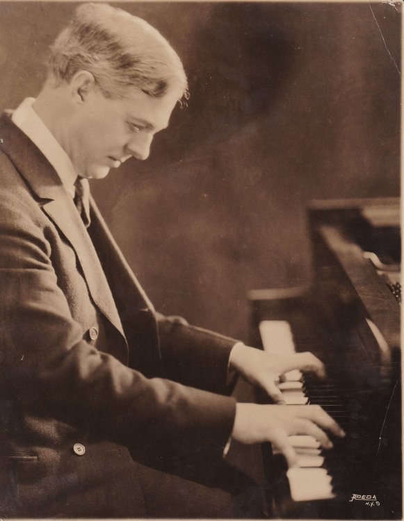 ORIGINAL PHOTOGRAPH OF COMPOSER AND CONCERT PIANIST ERNEST HUTCHESON.