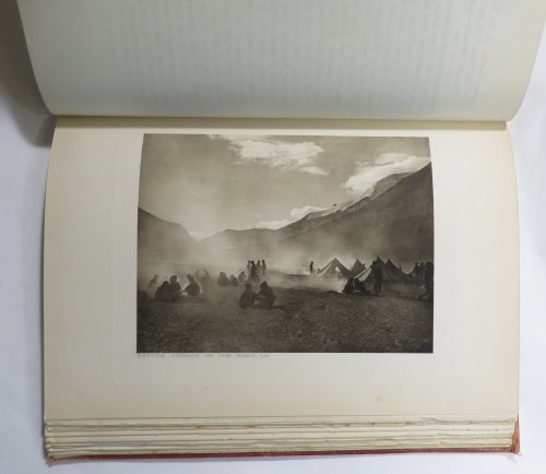 Lhasa : An Account of the Country and People of Central Tibet and of the Progress of the Mission sent there by the English Government in the Year 1903-4 [Volume One only]