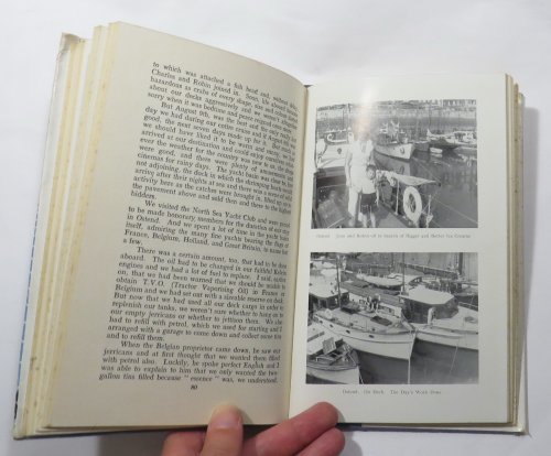 Motoring Afloat : An Introduction to Motor Yachting