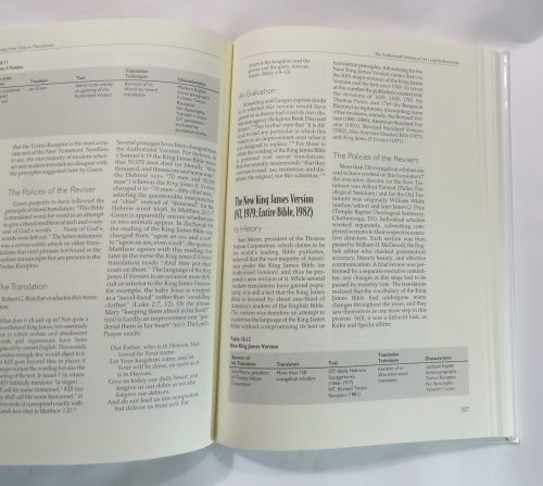 The Journey from Texts to Translations : The Origin and Development of the Bible