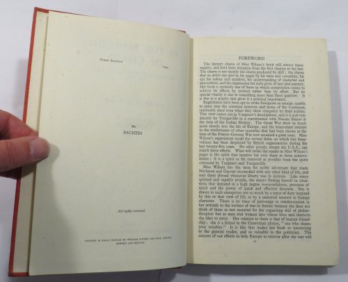 In the Margins of Chaos : Recollections of Relief Work in and between Three Wars