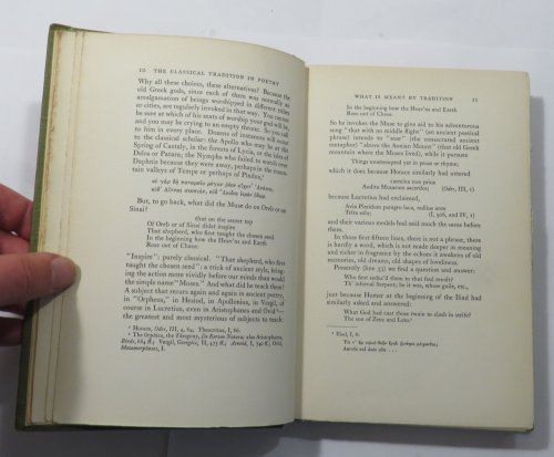 The Classical Tradition in Poetry : The Charles Eliot Norton Lectures