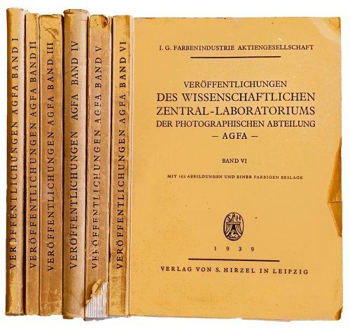 Veroffentlichungen des wissenschaftlichen zentral / laboratoriums der photographischen abteilung. AGFA [Aktiengesellschaft fur Anilinfabrikation].