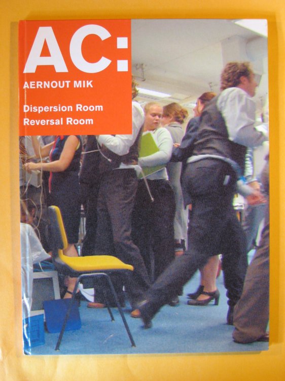 Ac: Aernout Mik: Dispersion Room Reversal Room