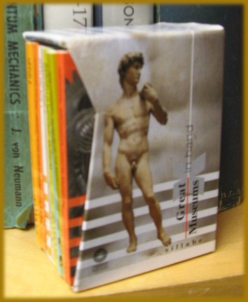 Great Museums in Hand