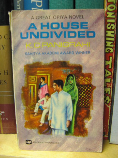A House Undivided (Orient Paperbacks)