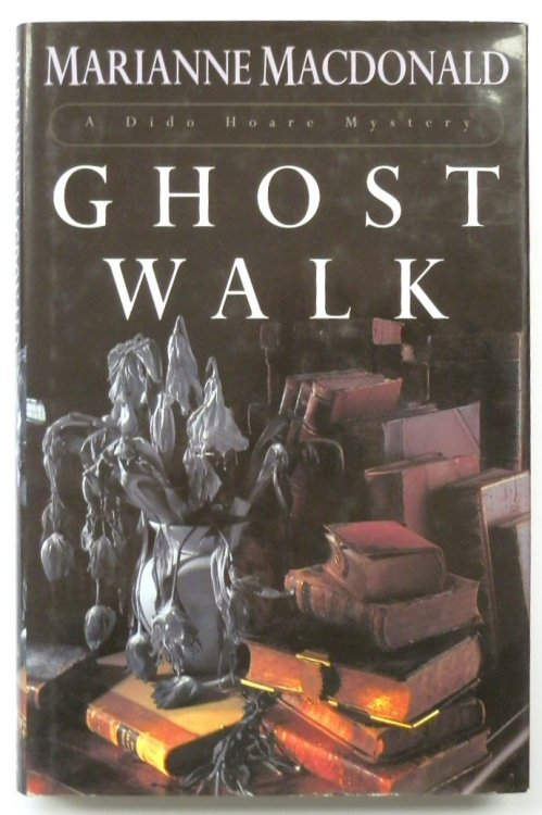 Ghost Walk: A Dido Hoare Mystery