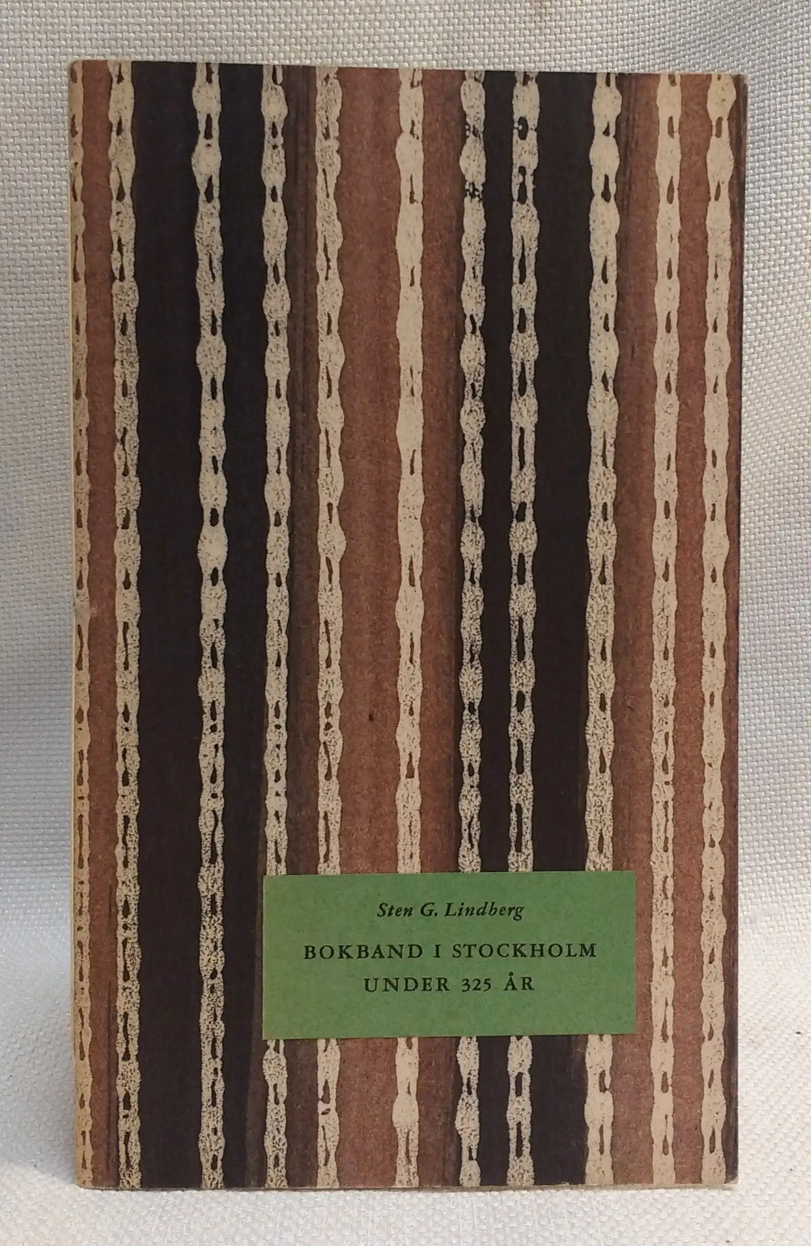 Bokband i Stockholm under 325 r. [Bookbinding in Stockholm for 325 years]