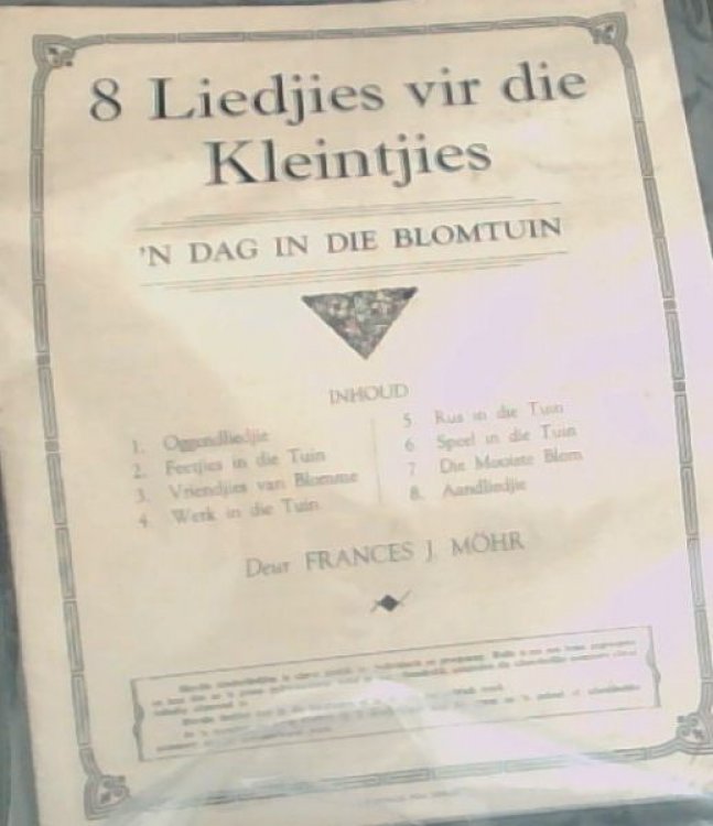 'N DAG IN DIE BLOMTUIN - 8 Liedjies vir die Kleintjies