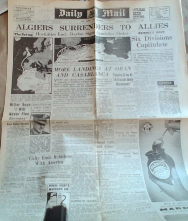 Original 2nd World War Newspaper. - 2 pages; Daily Mail: Algiers Surrenders To Allies; Monday, November 9 1942