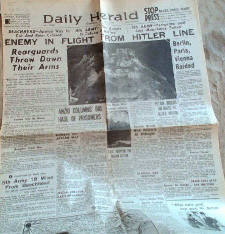 Original 2nd World War Newspaper. - 2 pages; Daily Herald: Enemy In Flight From Hitler Line; Thursday May 25 1944