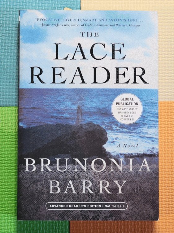 The Lace Reader: A Novel
