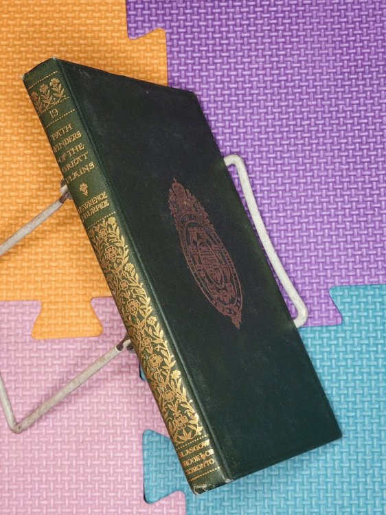Pathfinders of the Great Plains; a Chronicle of La Verendrye and his Sons