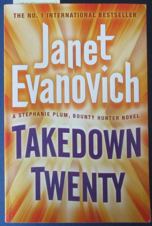 Takedown Twenty (A Stephanie Plum Novel)