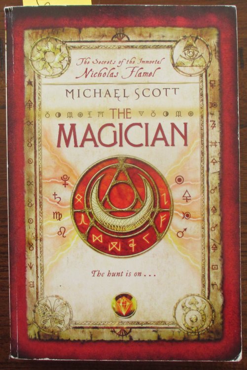 Magician, The: The Secrets of the Immortal Nicholas Flamel (#2)