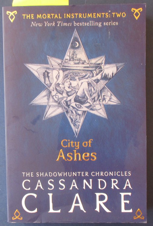 City of Ashes: The Mortal Instruments (#2)
