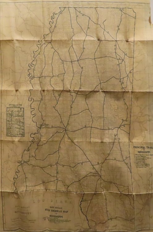 Indexed Pocket Map Tourists' and Shippers' Guide of Mississippi