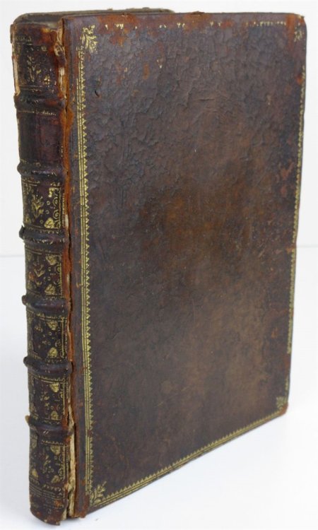 Antiqua Et Insignis Epistola Nicolai Pape. I. Ad Michaelem Imperatore[M] Augustu[M] : Ante Annos DC Data, Pietatis & Iustitie Vigore Plenissima ; Eiusdem Nicolai PP. Decreta, Ex Grandi Decretoru[M] Volumi[N]e in Co[M]pe[N]diu[M] Redacta, Pulchra Sane Honestatis & E Quitatis Oracula At[Que] Antiquae 