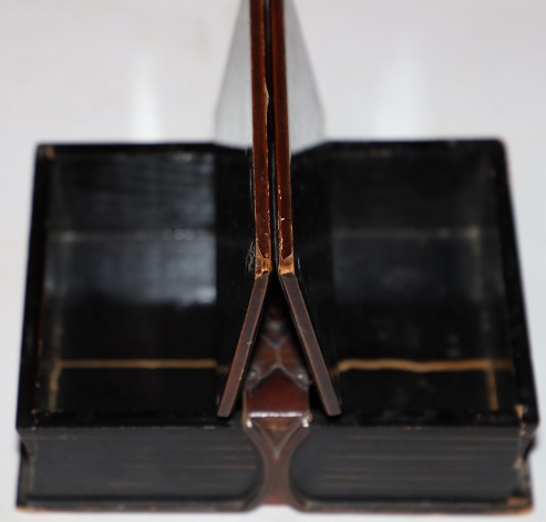 [Faux Books] Japanese Lacquer Box made to look like two books sitting side by side
