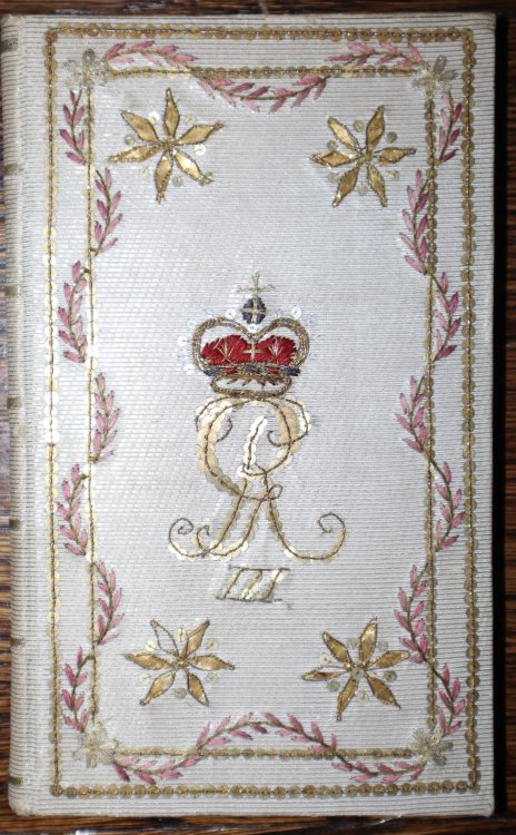 [Royal Embroidered Binding] Kniglicher Gross-Brittannischer und Churfrstlicher Braunschweig-LnebergischerStaats-Kalender, auf das Jahr 1801, worin das Staats-Verzeichniss den Kniglichen Regierungen. . . .; Churfrstlich