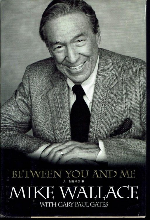 Between You and Me: A Memoir Large Print Ed.