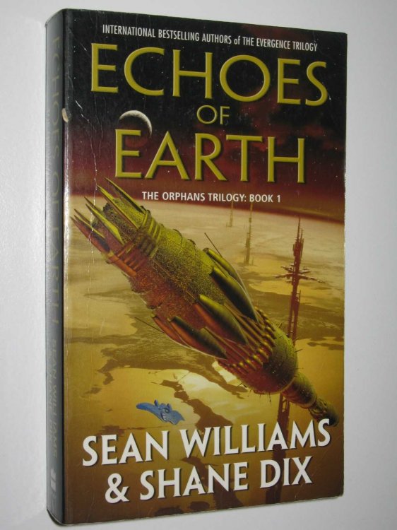 Echoes of Earth - The Orphans Trilogy #1