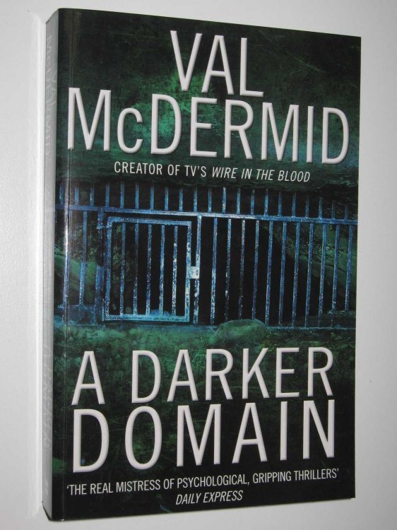 A Darker Domain - Karen Pirie Series #2