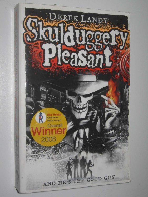 Skulduggery Pleasant - Skulduggery Pleasant Series #1