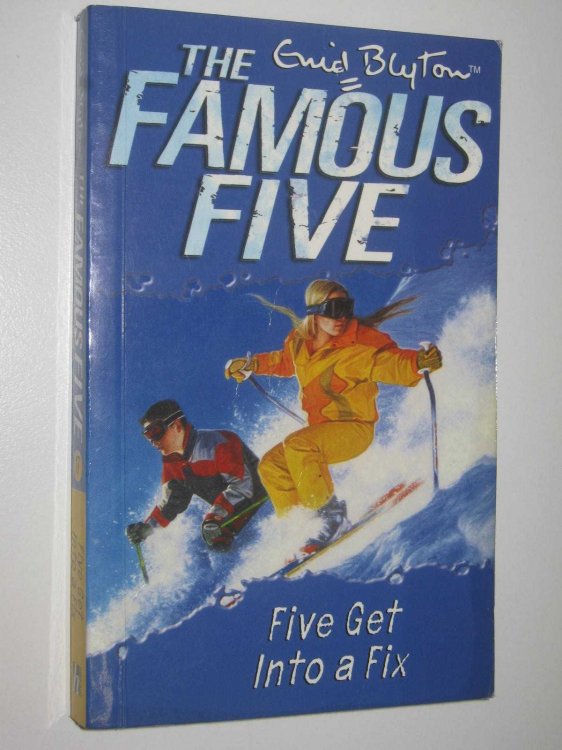 Five Get into a Fix - Famous Five Series #17