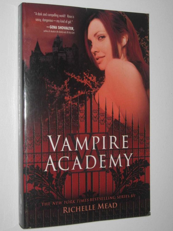 Vampire Academy - Vampire Academy Series #1