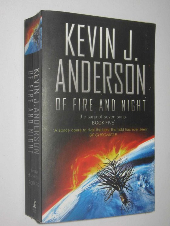 Of Fire and Night - Saga of Seven Suns #5