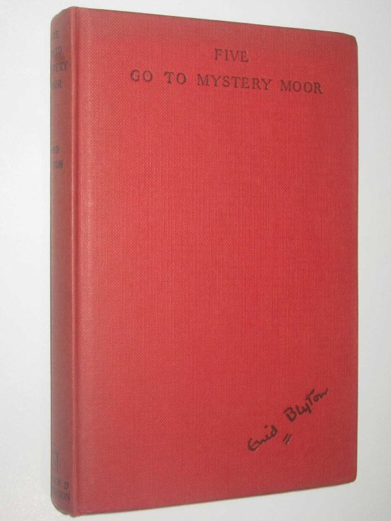 Five Go To Mystery Moor - Famous Five Series #13