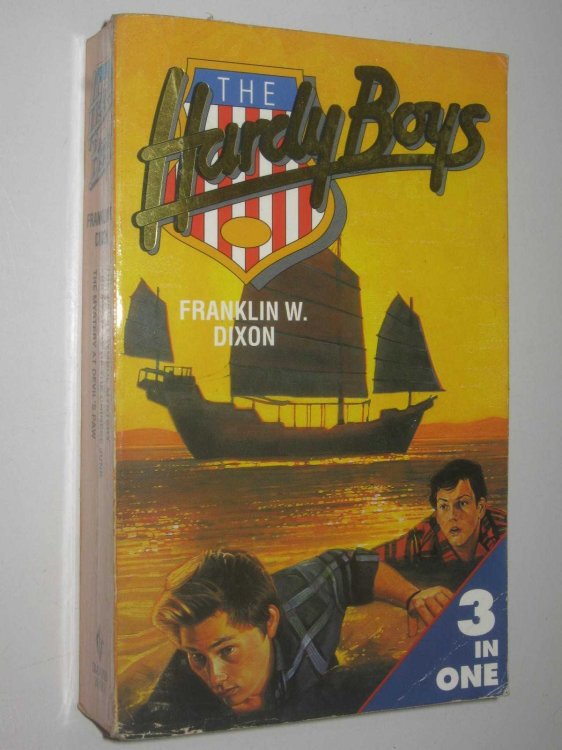 Viking Symbol Mystery, Chinese Junk and Devils Paw (Hardy Boys 3 in 1)