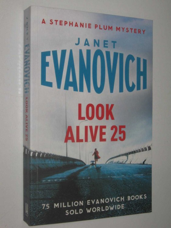 Look Alive Twenty Five - Stephanie Plum Series #25