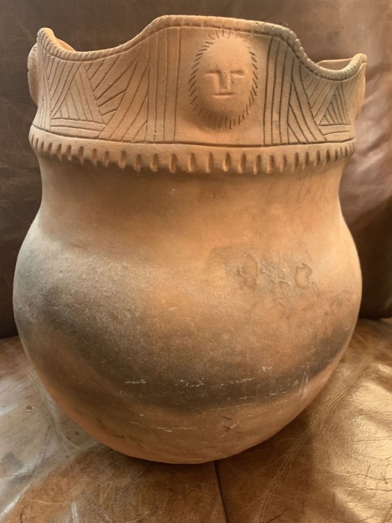 Large Mohawk Traditional Castellated Pot 