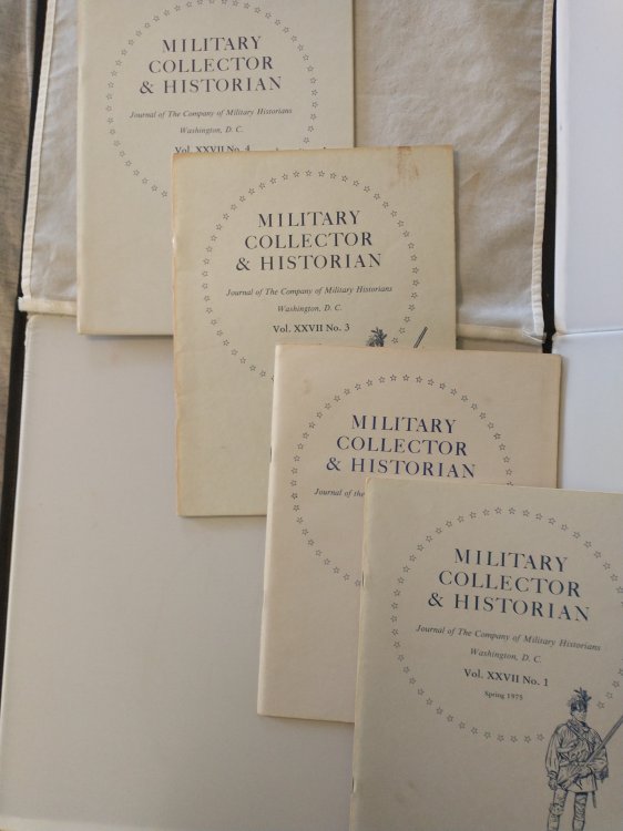 MILITARY COLLECTOR & HISTORIAN