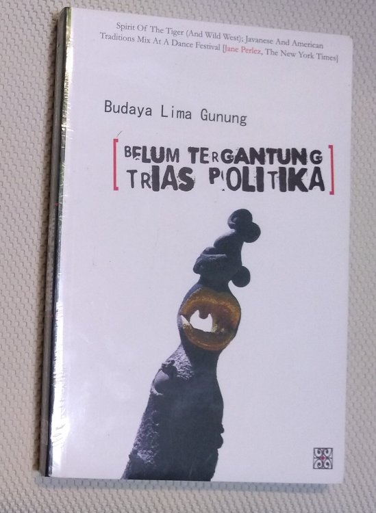 belum tergantung trias politika