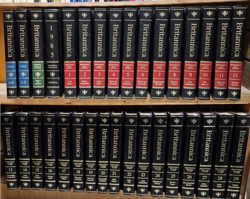 Encyclopdia Britannica 33 Volumes With, Index, Guide & 1985 Year Book