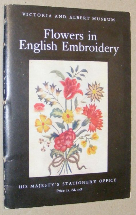 Flowers in English Embroidery (Small Picture Book No. 2)
