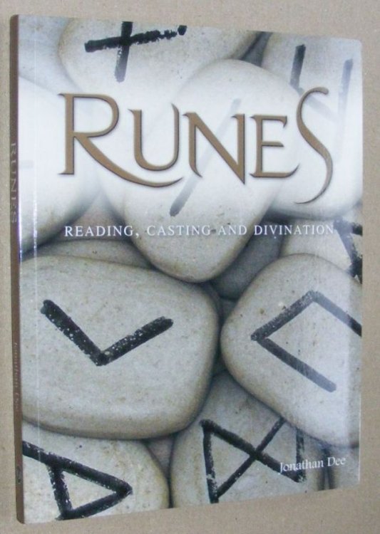 The Runes. Am illustrated guide to interpreting the stones
