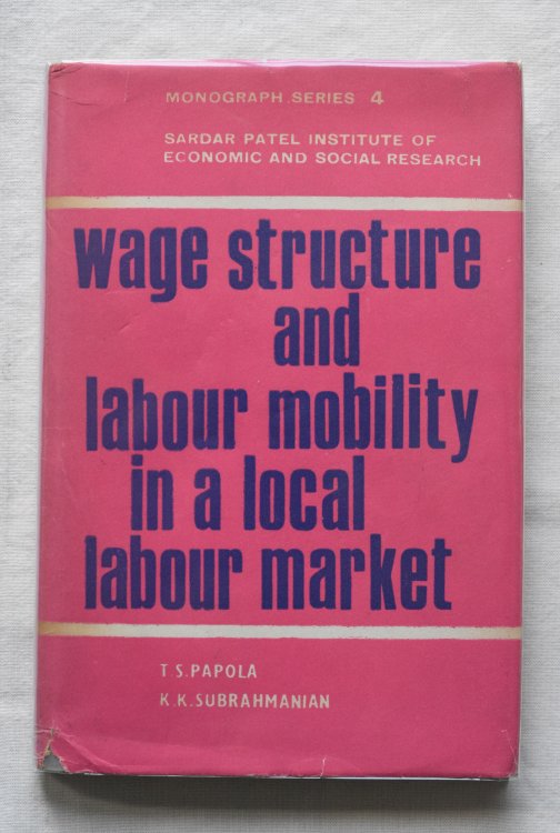 Wage Structure and Labour Mobilty in a Local Market