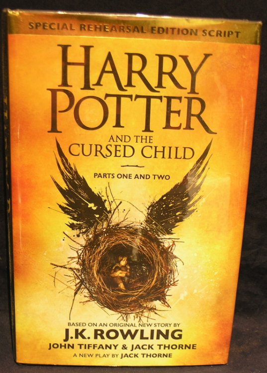 Harry Potter and the Cursed Child - Parts One & Two (Special Rehearsal Edition): The Official Script Book of the Original West End Production: Parts I & II
