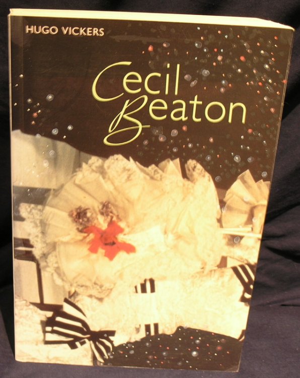 Cecil Beaton: The Authorized Biography.