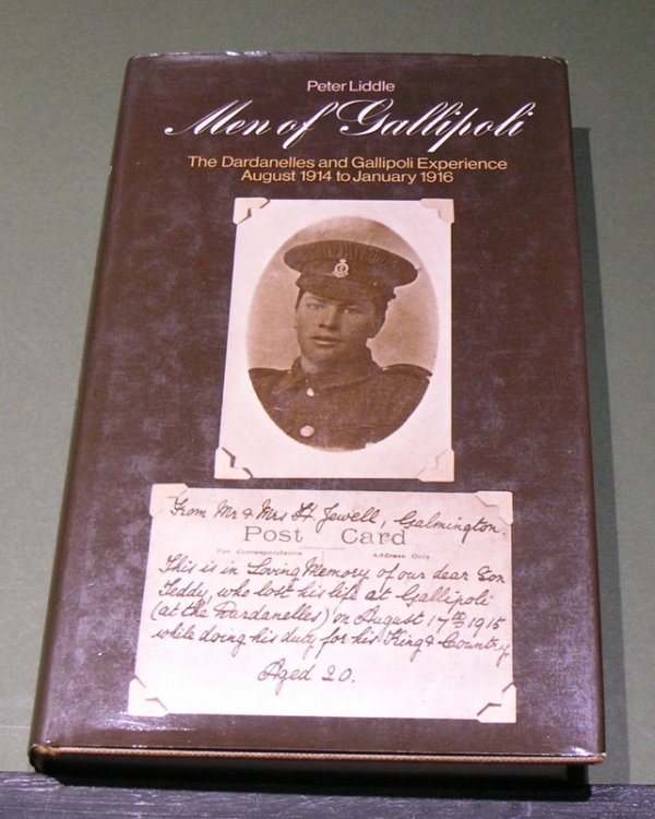Men of Gallipoli; The Dardanelles and Gallipoli Experience August 1914 to January 1916