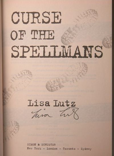Curse of the Spellmans: A Novel (Izzy Spellman Mysteries)